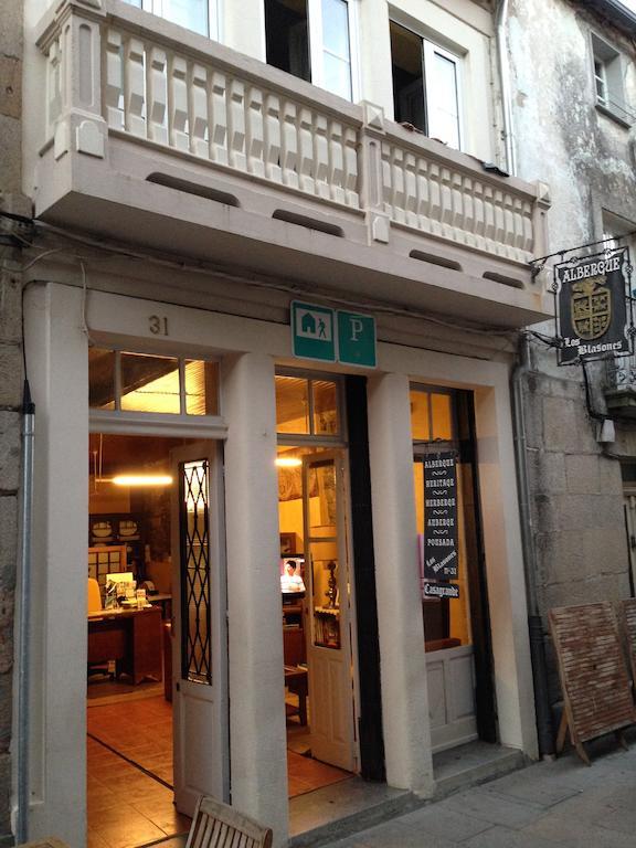 Albergue Los Blasones Sarria Kültér fotó